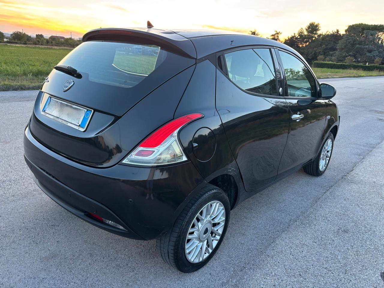 Lancia Ypsilon Metano Ecochic Gold x NEOPATENTATI GRANDINATA