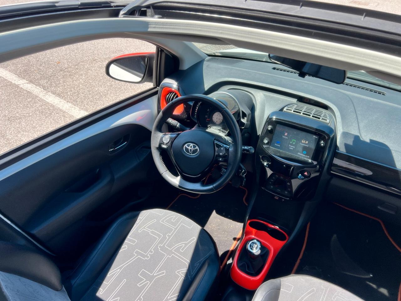 Toyota Aygo Connect 1.0 VVT-i 72 CV 5P. x-clusiv FULL