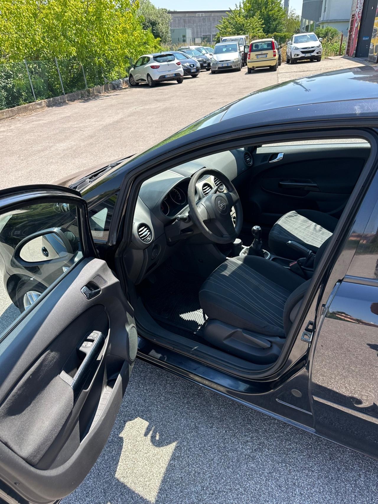Opel Corsa 1.2 5 porte Cosmo