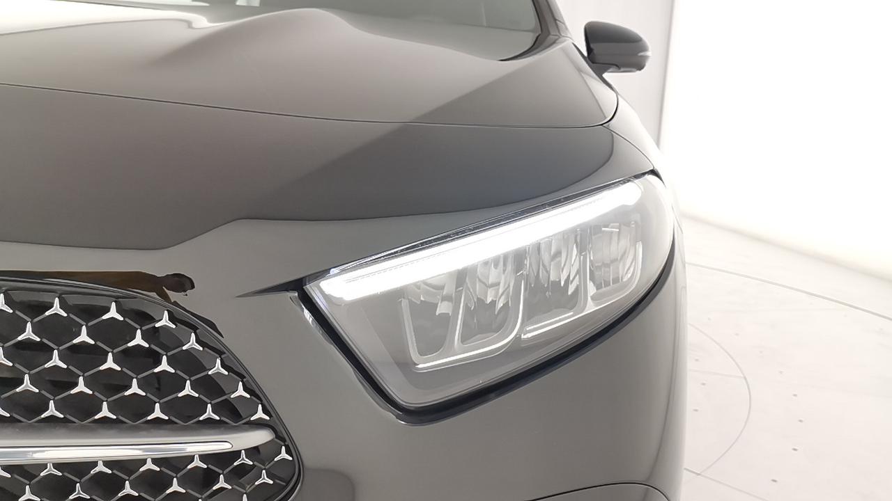 Mercedes-Benz Classe A - W177 2023 - A 200 d AMG Line Premium auto
