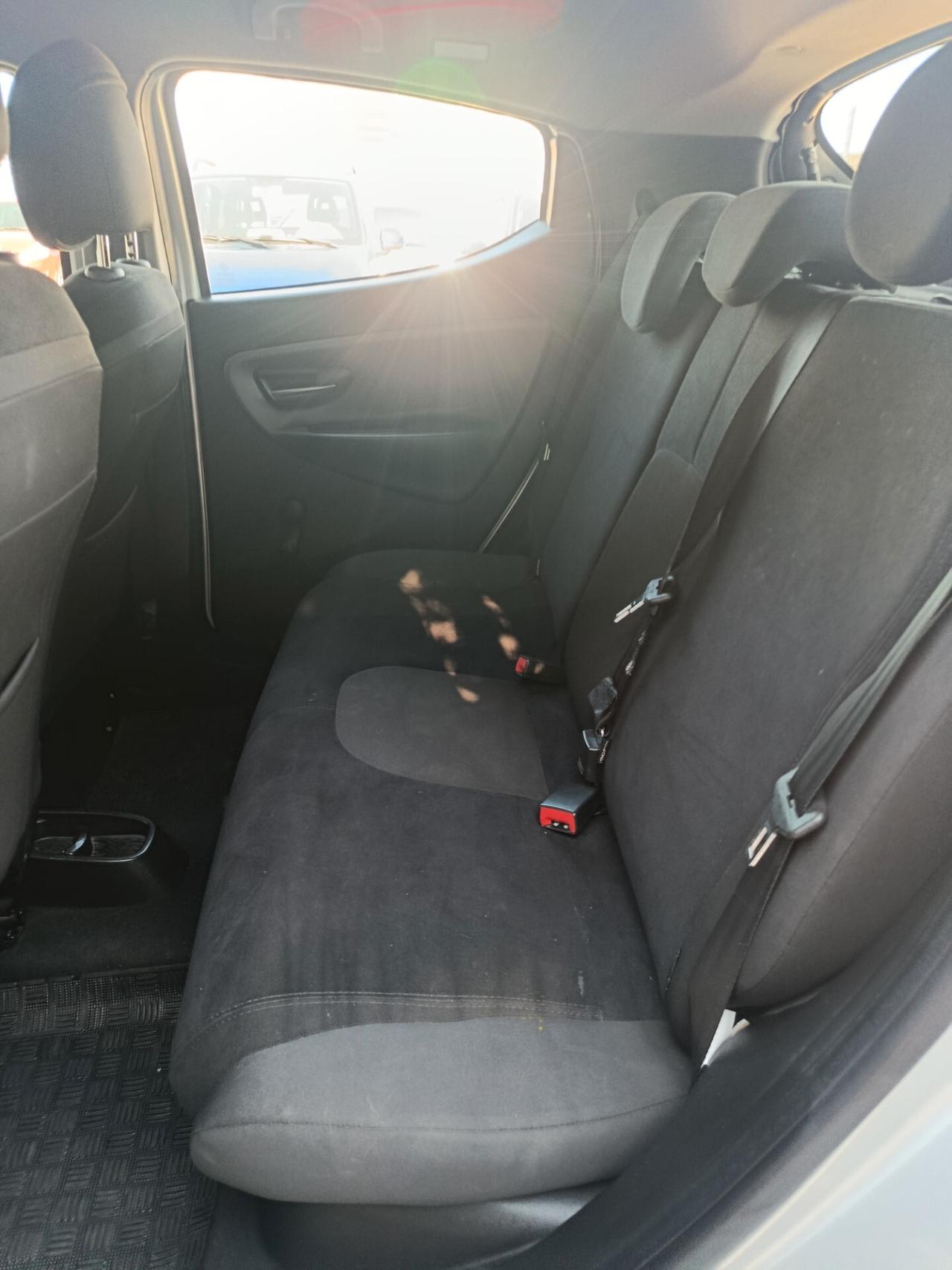 Lancia Ypsilon 1.2 69 CV 5 porte Silver
