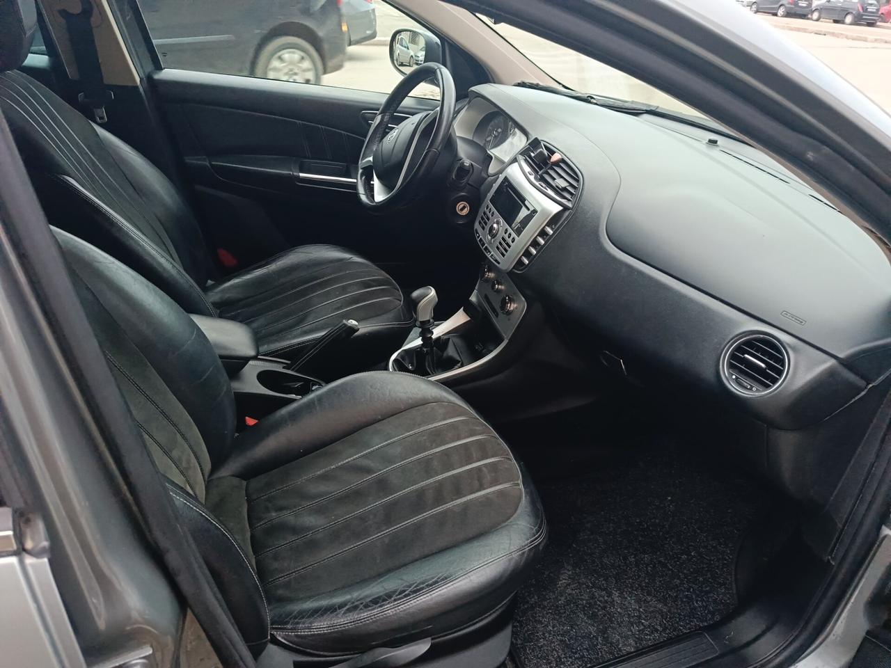 Lancia Delta 1.6 MJT DPF Gold