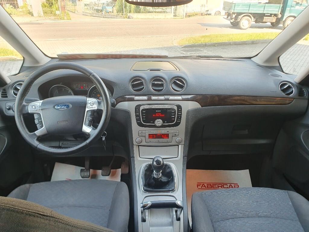 Ford Galaxy 2.0 TDCi 140 CV Ghia DPF