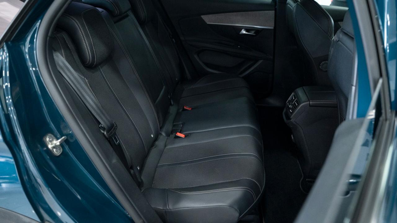 Peugeot 3008 1.5 BLUEHDI GT PACK SES 131 CV EAT8 AUTO VIRTUAL FULL OPTIONAL