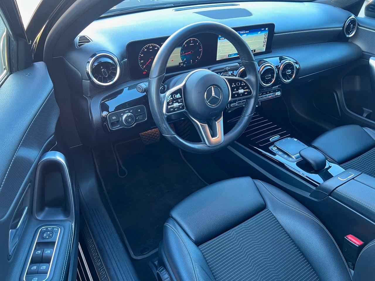 Mercedes-benz A 200 d 150cv SPORT NIGHT edition AUTOM. LED/PELLE PERF.