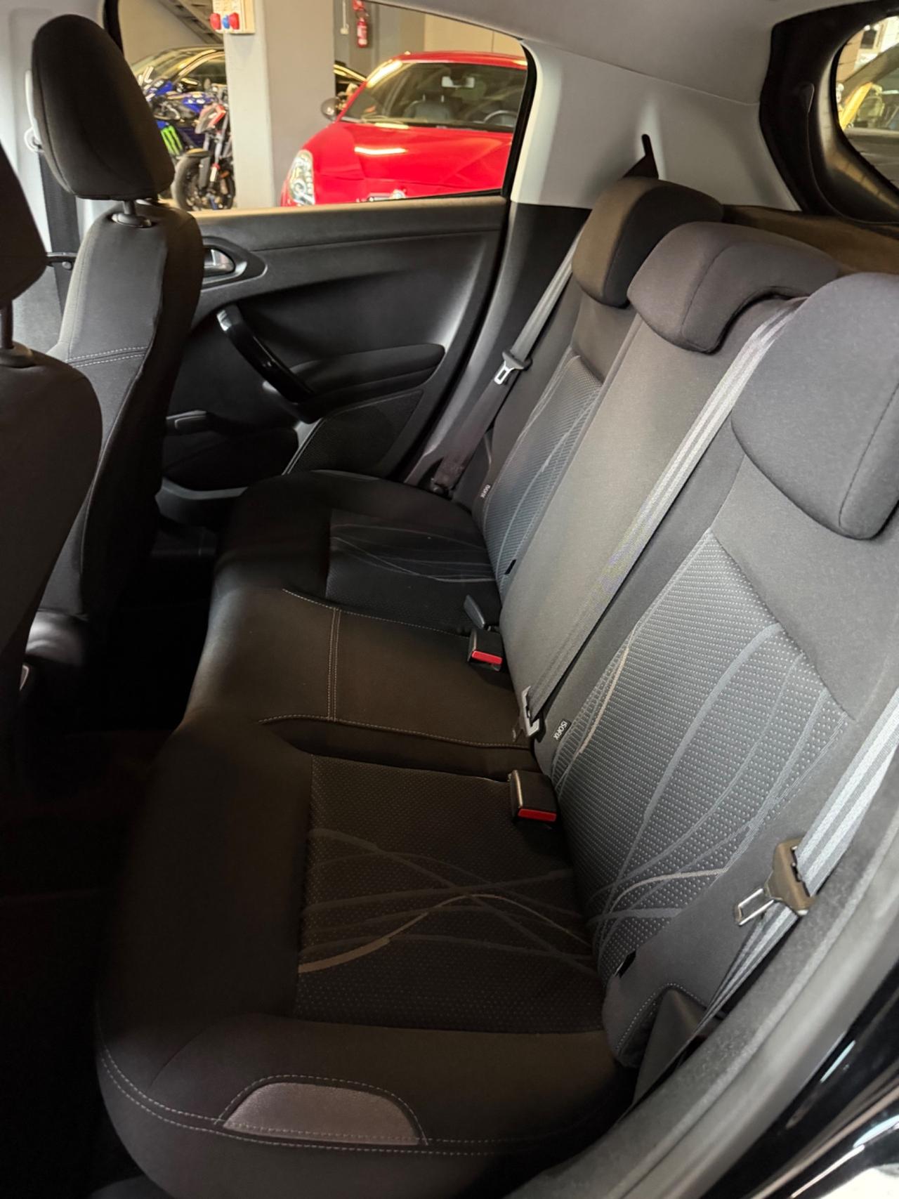 Peugeot 208 1.2 82CV 5P ALLURE NEOPAT KMCERT
