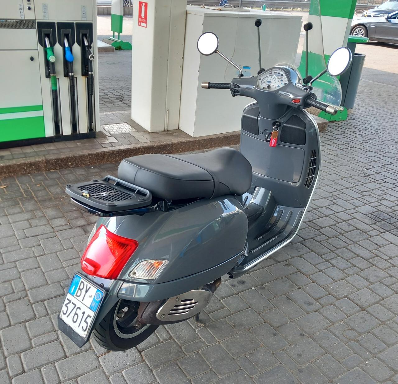 Piaggio Vespa 200 L