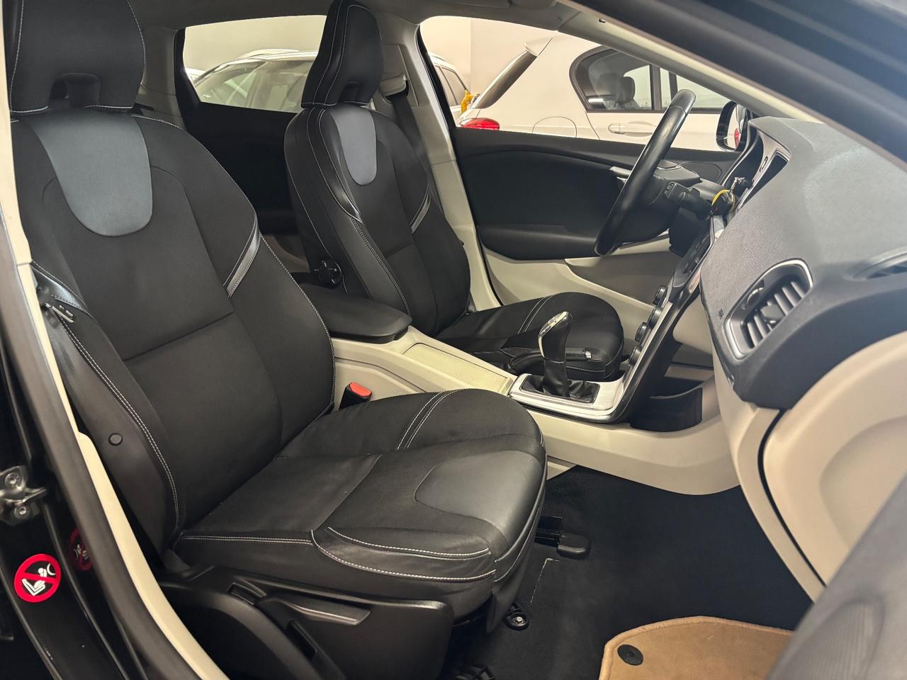 Volvo V40 D2 1.6 |INTERNI B-COLOR|TETTO|