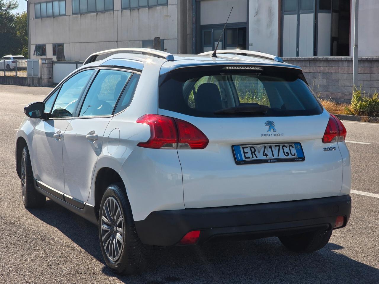 Peugeot 2008 1.2 VTi 82CV Allure