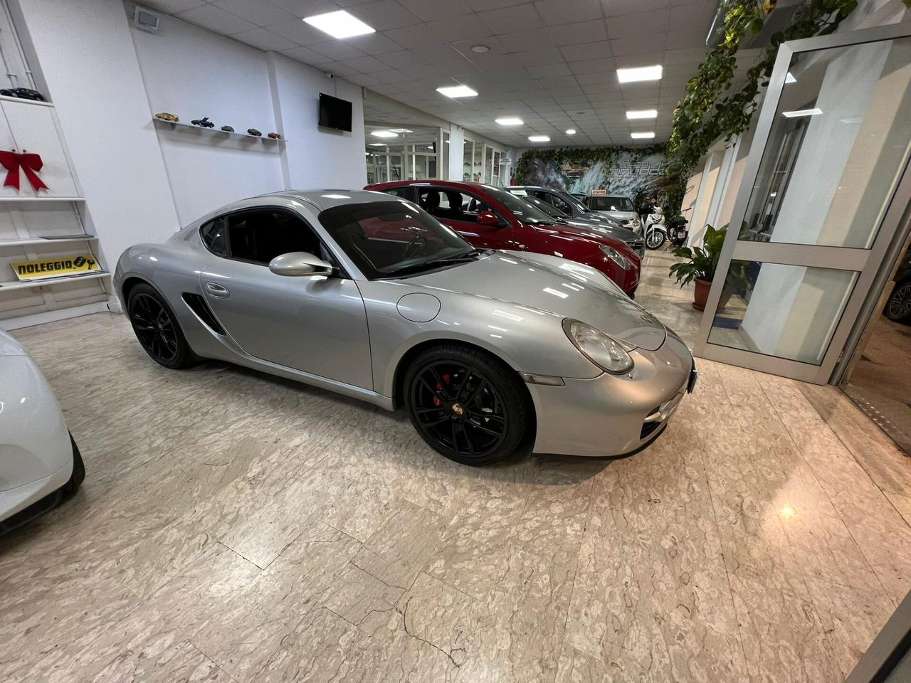 Porsche Cayman 2.7