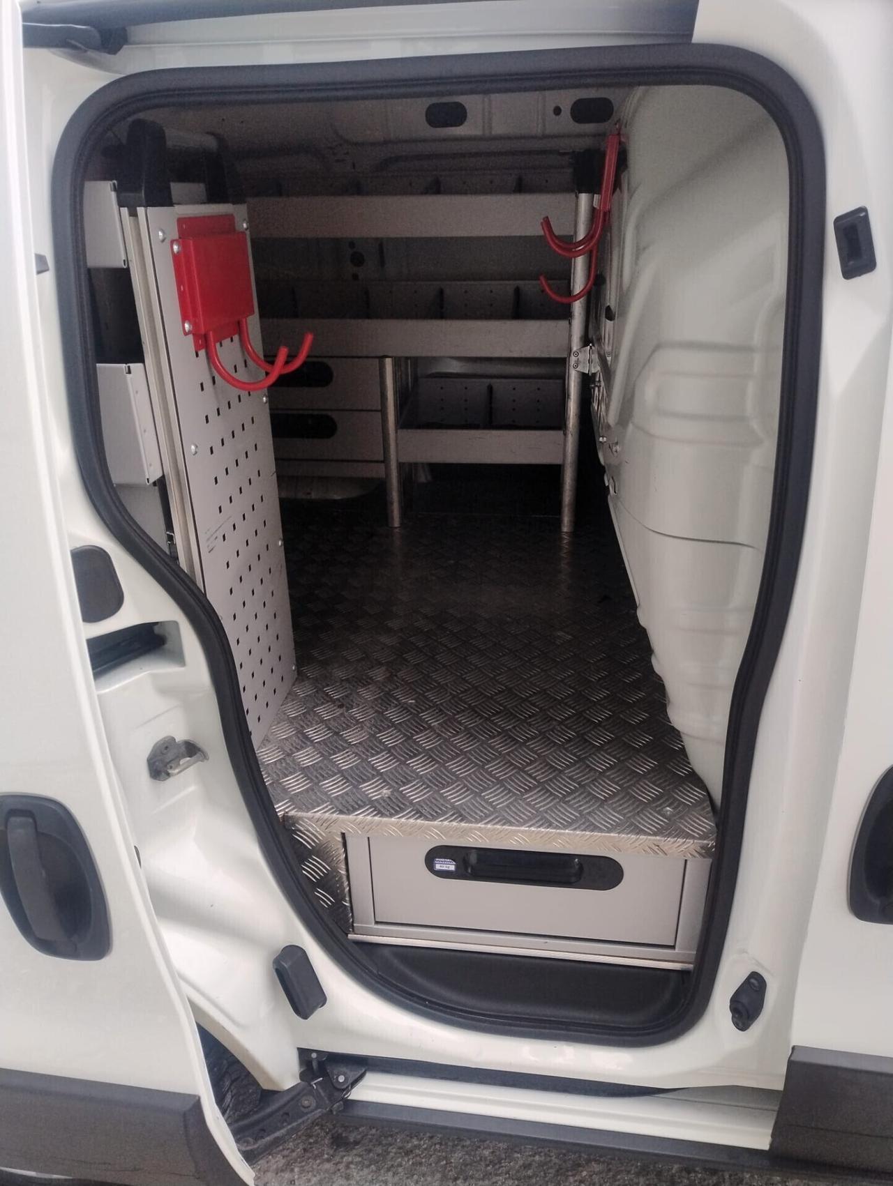 Fiat Fiorino 1.3 Mjet II Adventure 95Cv ALLESTITO