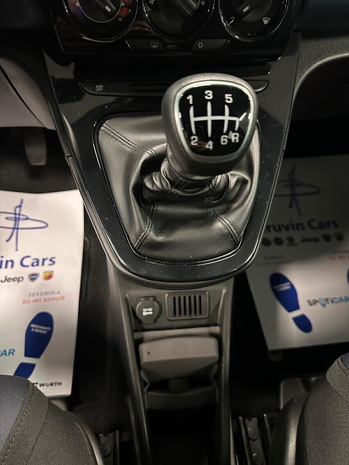 Lancia YPSILON 1.0 Platino 2024 KM AZIEND TELECAMERA