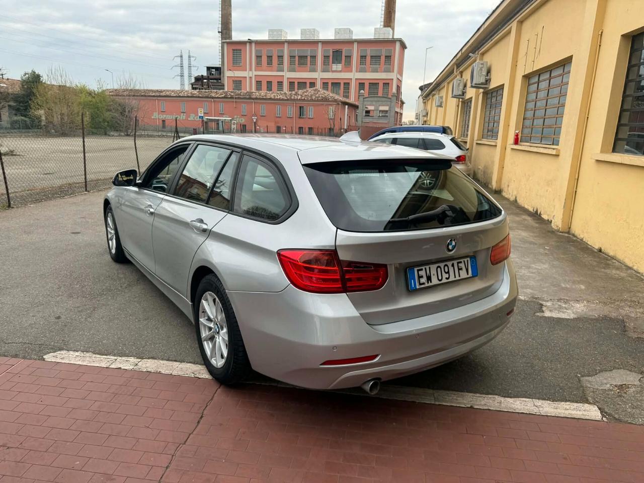 Bmw 318d 2.0 DIESEL Anno 2014 LAVORI FATTI