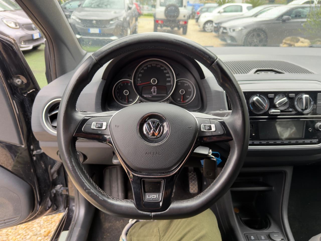 Volkswagen up! 1.0 75 CV 5p. cross BlueMotion Technology