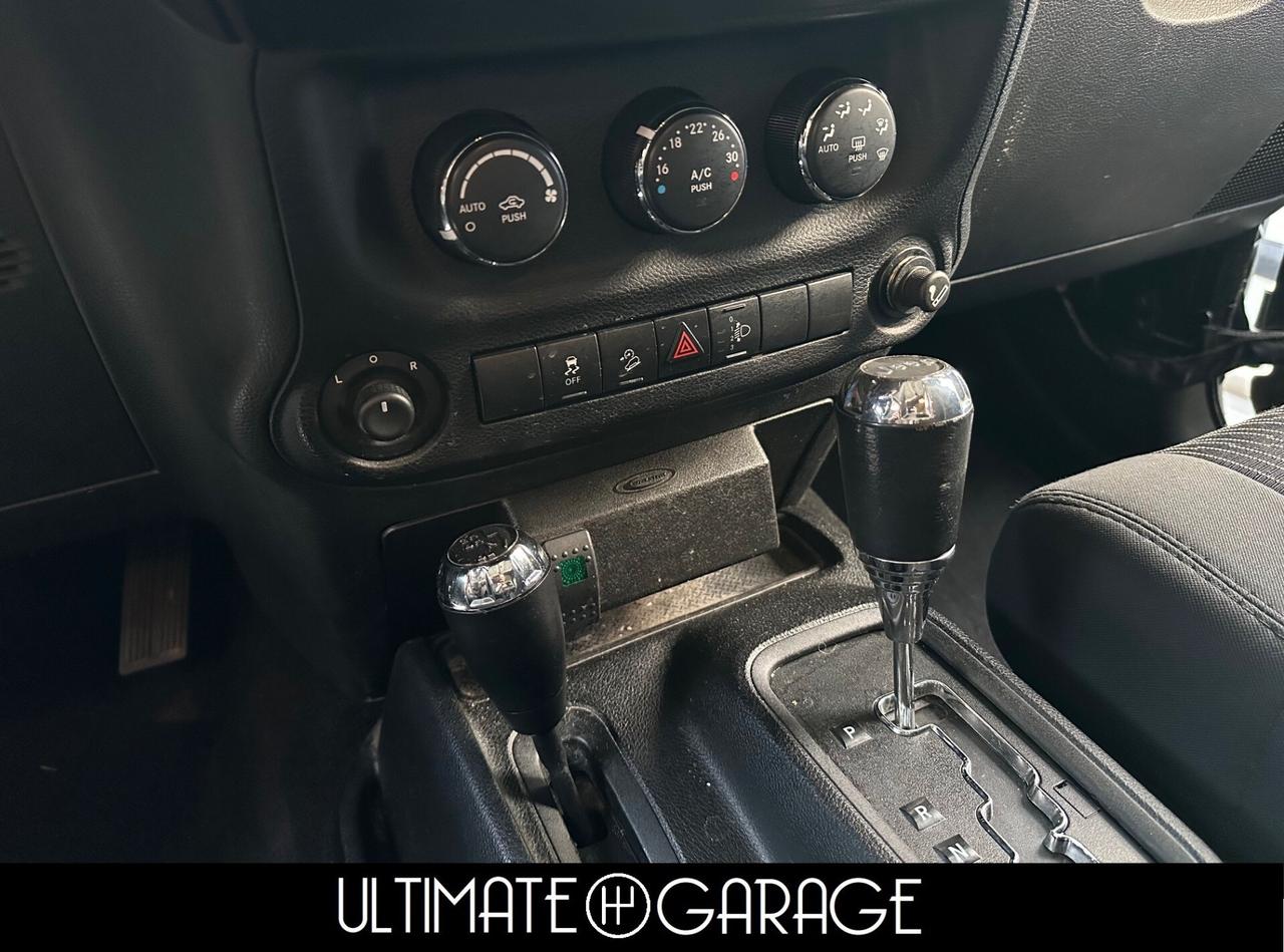 Jeep Wrangler 2.8 CRD DPF Sahara Auto *total black