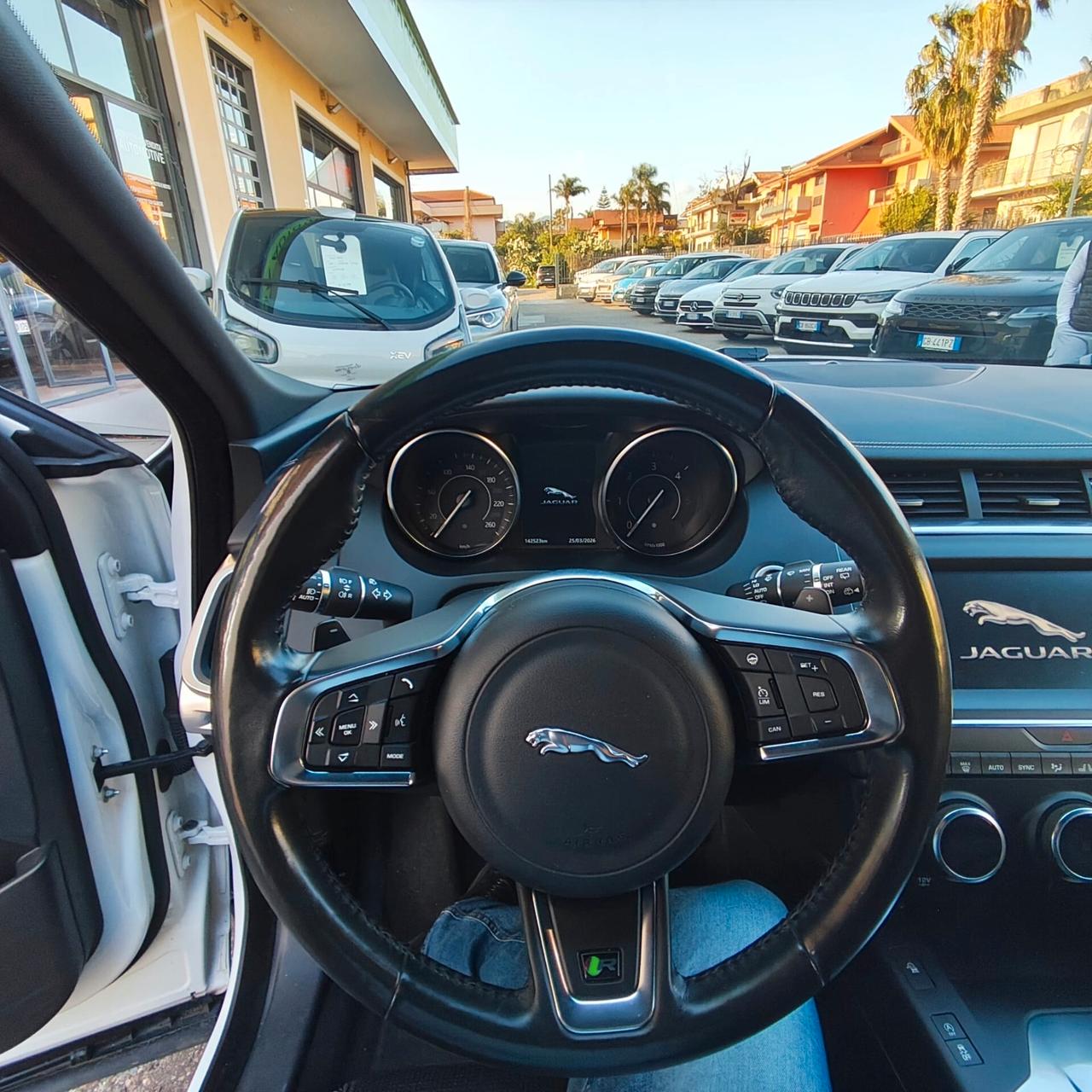 Jaguar E-Pace 2.0D 150 CV AWD aut. R-Dynamic SE