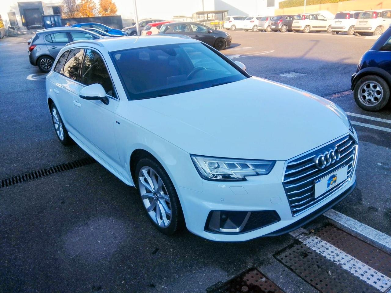 Audi A4 Avant 30 TDI S tronic line edition