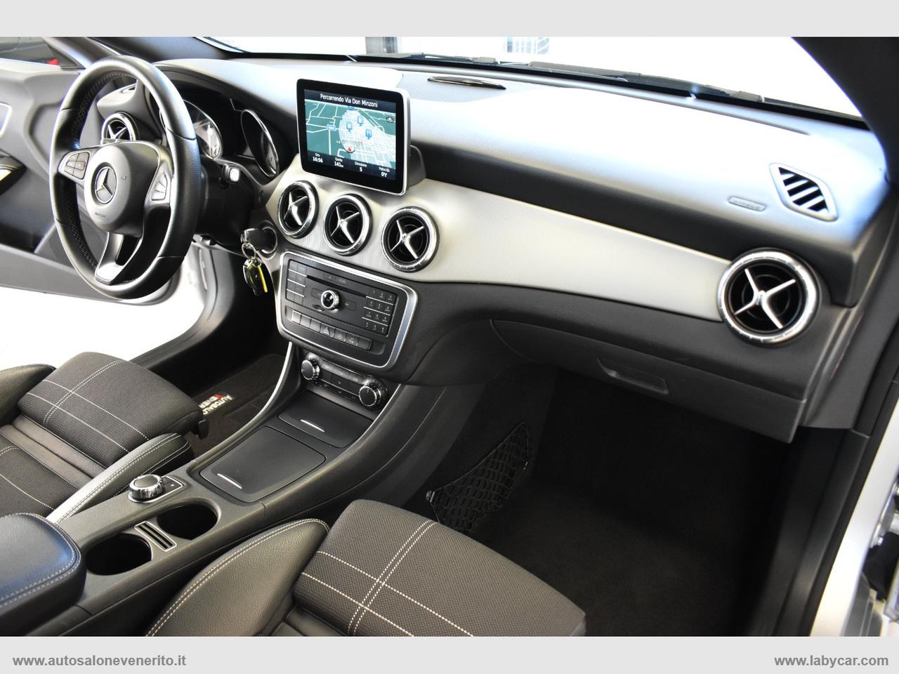 MERCEDES-BENZ CLA 200 d Automatic Premium Dark Night