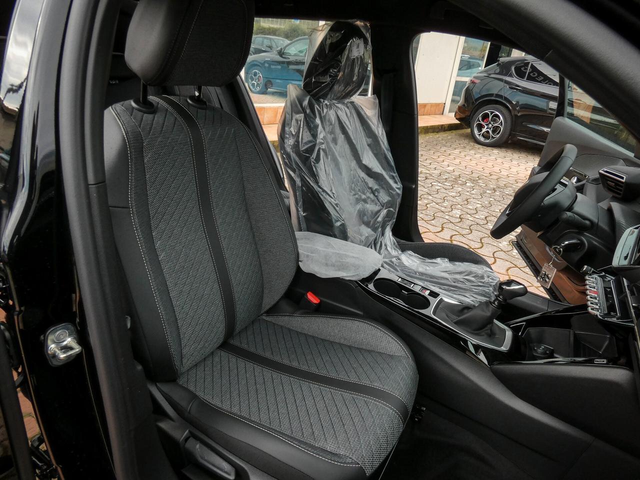Peugeot 2008 PureTech 100 S&S Allure - KM 0