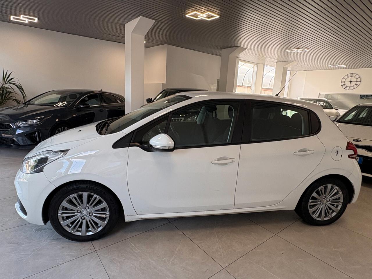 Peugeot 208 PureTech 82 5 porte Allure