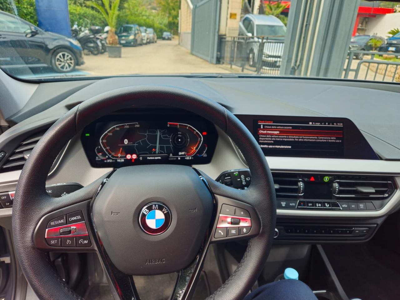 Bmw 116 116d 5p. Business Advantage