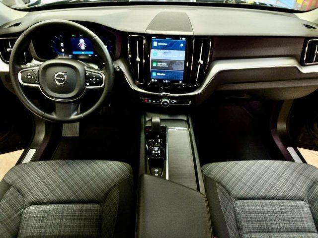 VOLVO XC60 B4 (d) automatico Core UNIPRO - CERTIFICATA