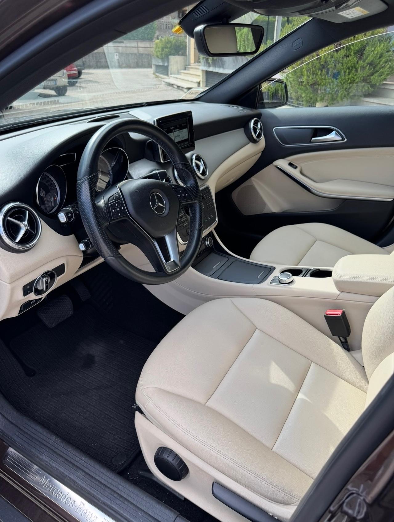 Mercedes-benz GLA 200 d Automatic 4Matic Premium