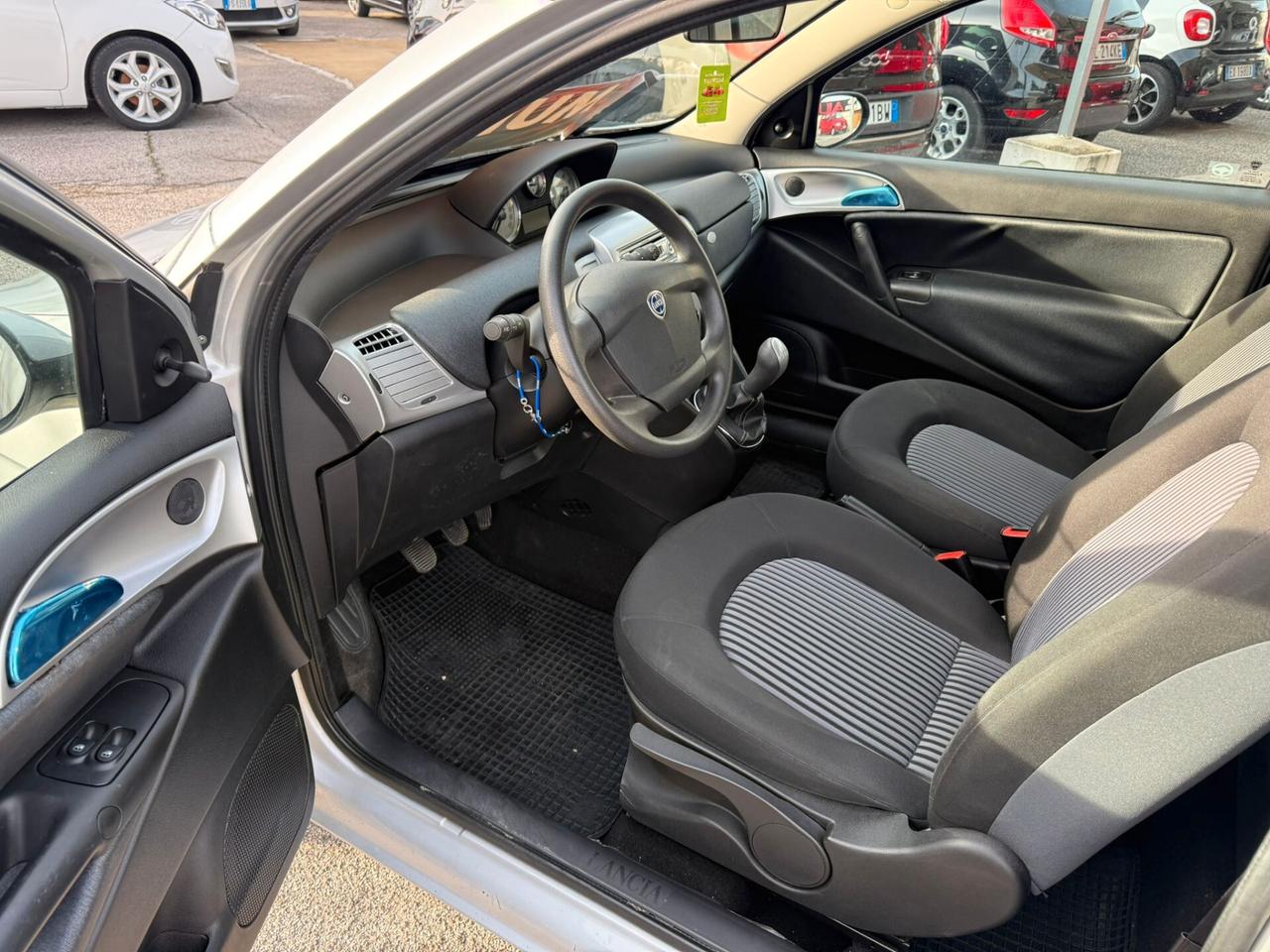 Lancia Ypsilon 1.3 MJT 75 CV Argento