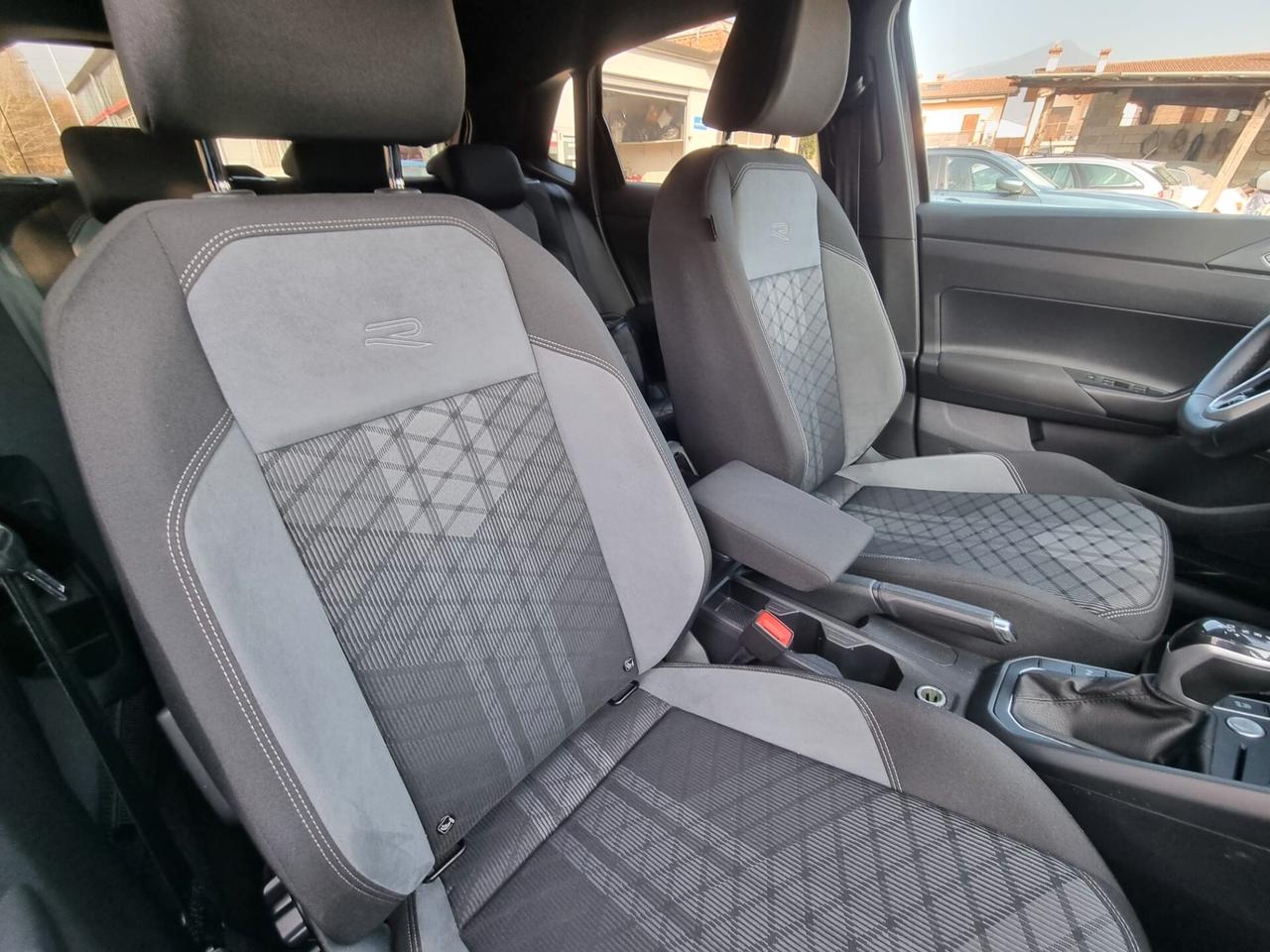 Volkswagen Polo 1.0 TSI DSG R-Line