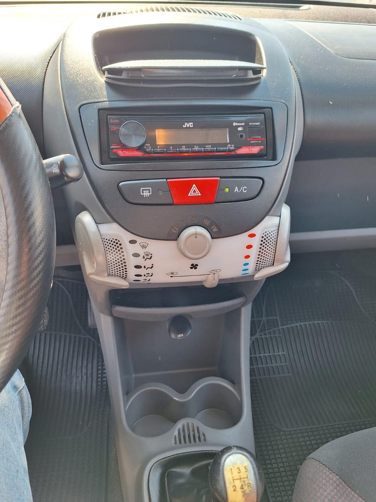 Toyota Aygo 1.0 12V VVT-i 5 porte Sol Red Edition