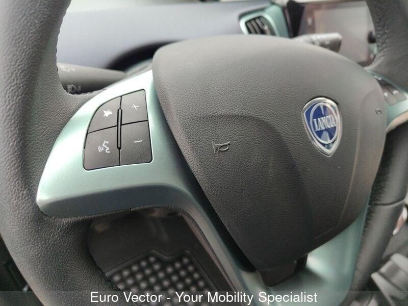 Lancia Ypsilon 1.0 FireFly 5 porte S&S Hybryd Gold