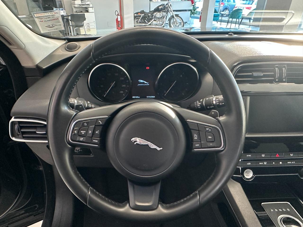 Jaguar F-Pace 2.0 D 180 CV AWD Portfolio