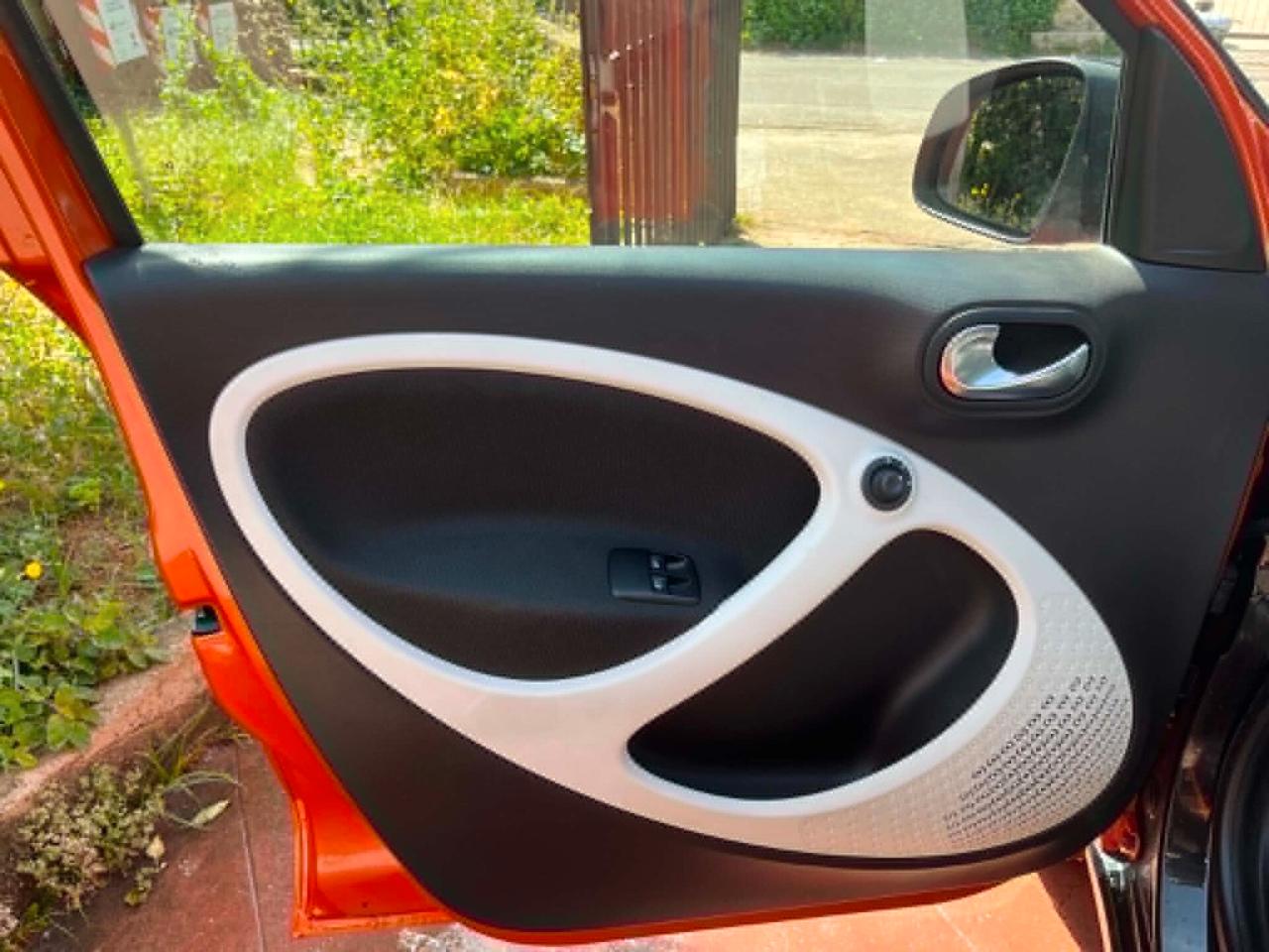 SMART FORFOUR 2015 PASSION 1.0 71CV MANUALE