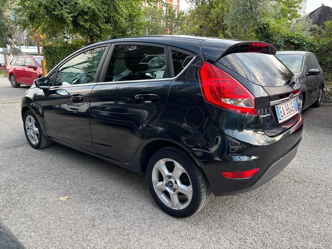 Ford Fiesta 1.4 5 porte GPL Titanium OK Neopatentati