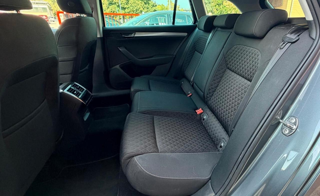 Skoda Superb 2.0 TDI EVO 200 CV SCR DSG Wagon 4x4 Laurin&Klement