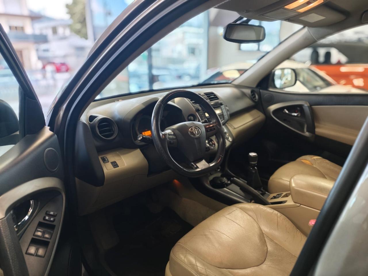 Toyota RAV 4 RAV4 2.2 D-4D 150 CV DPF Luxury