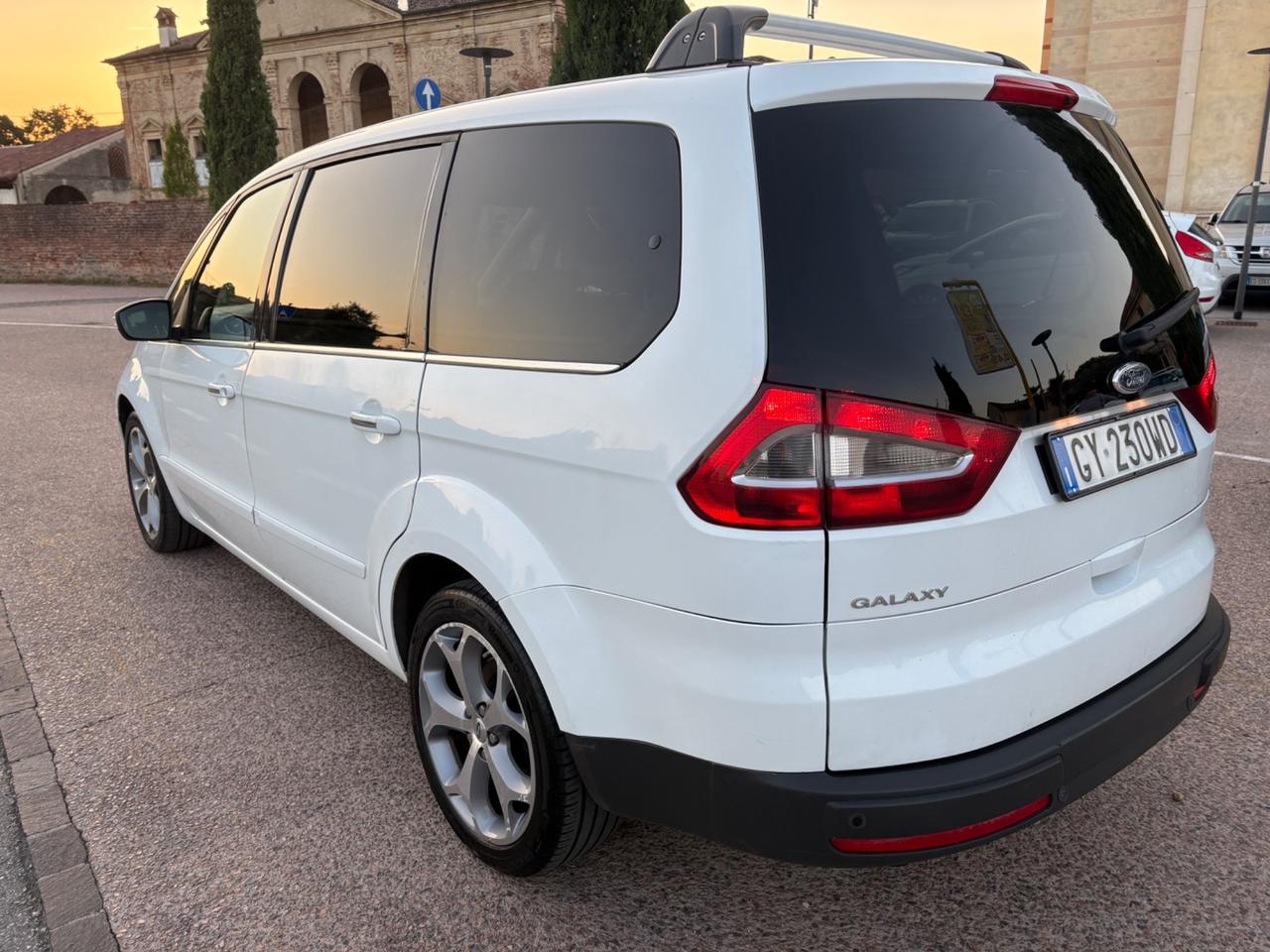 Ford Galaxy galaxi 2.0 tdci 7 posti tetto pelle pronta al uso
