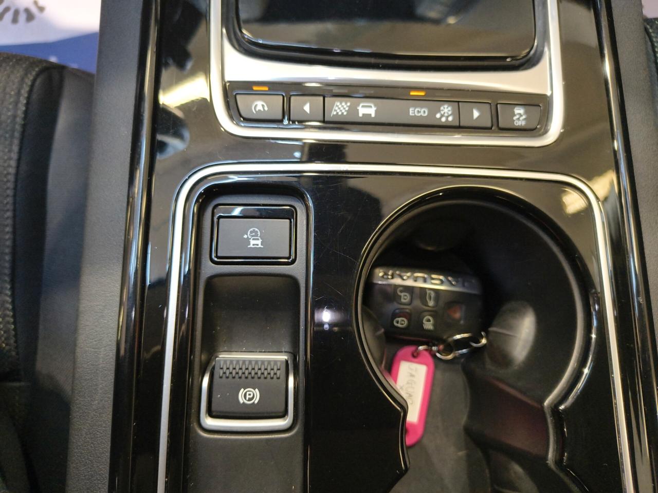 Jaguar XE 2.0 D Turbo 180CV aut. Portfolio