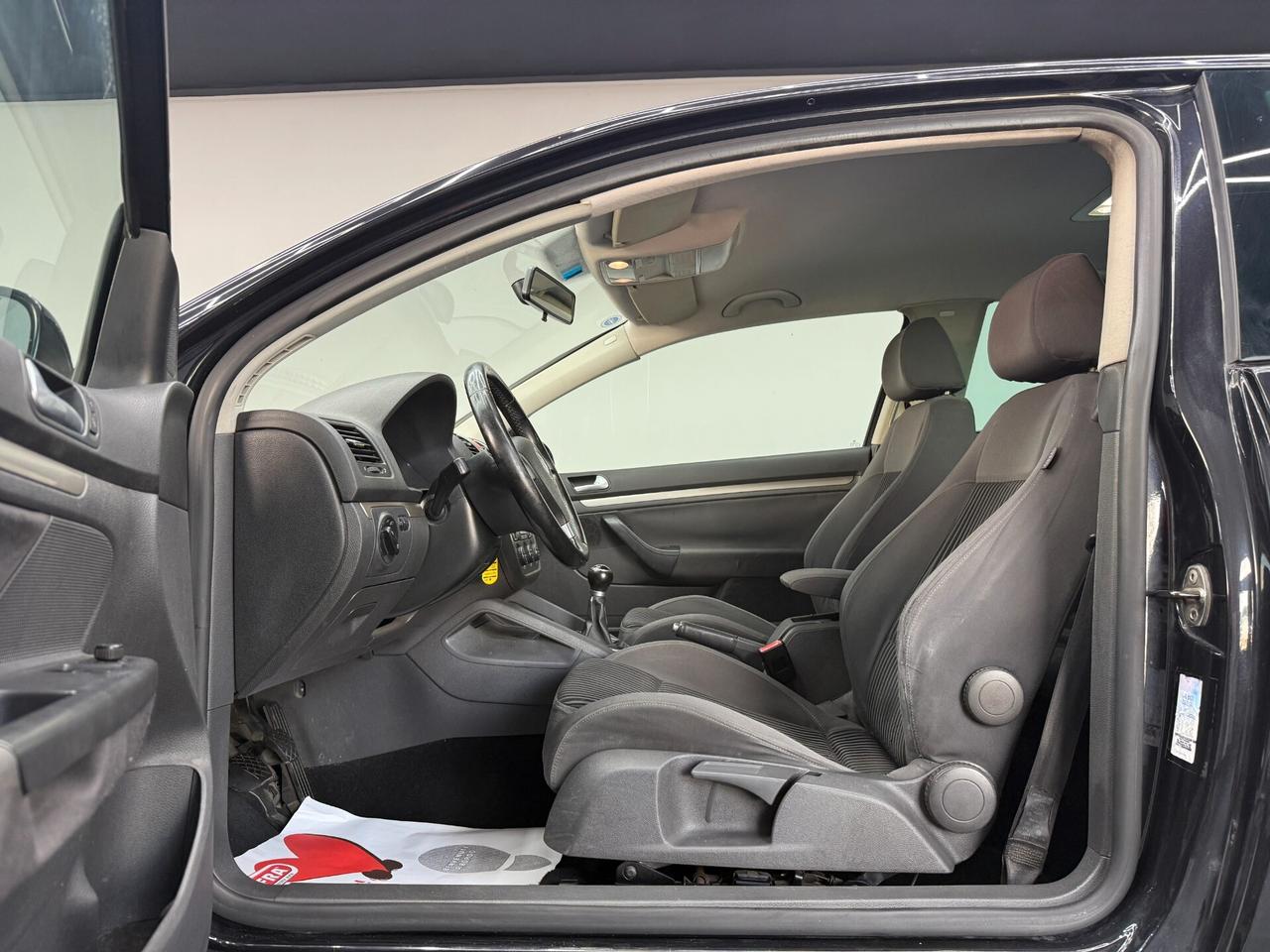 Volkswagen Golf 1.9 TDI 3p. Sportline