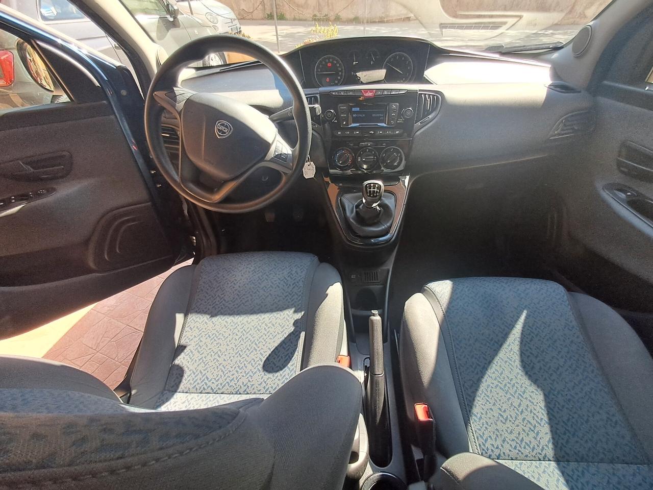 Lancia Ypsilon 1.0 FireFly 5 porte S&S Hybrid Gold