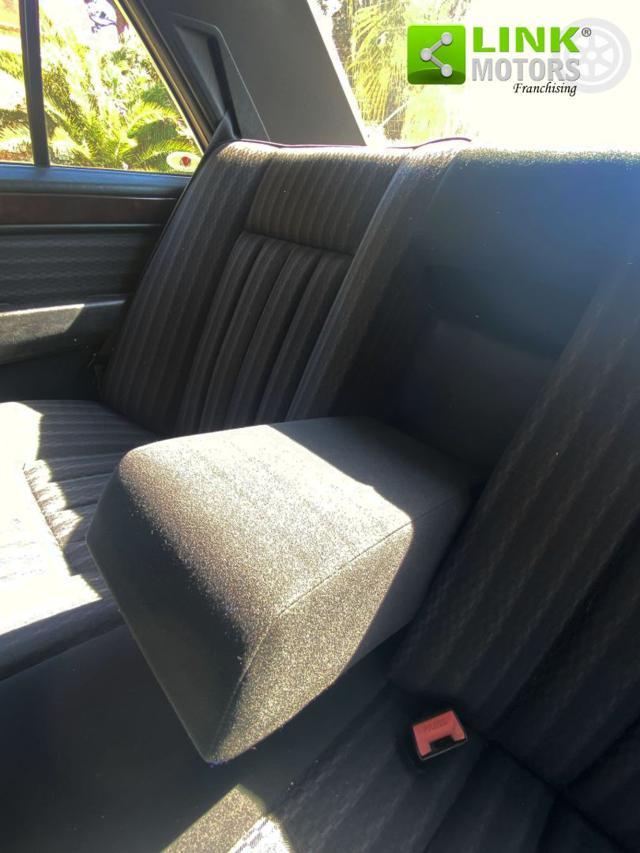MERCEDES-BENZ 200 E 122 CV Berlina