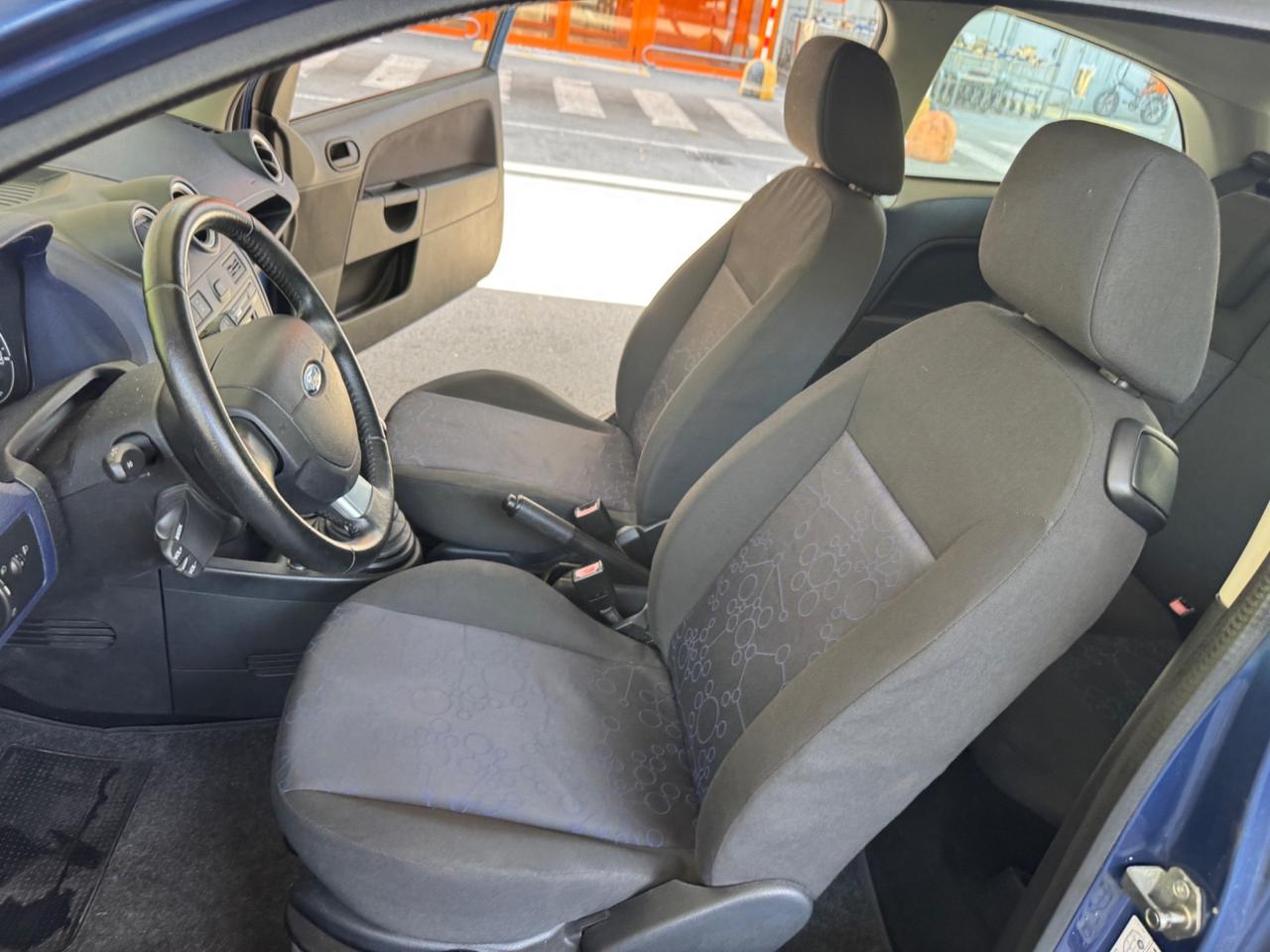 Ford Fiesta 1.2 16V 3p. Ghia 44.000km 2007