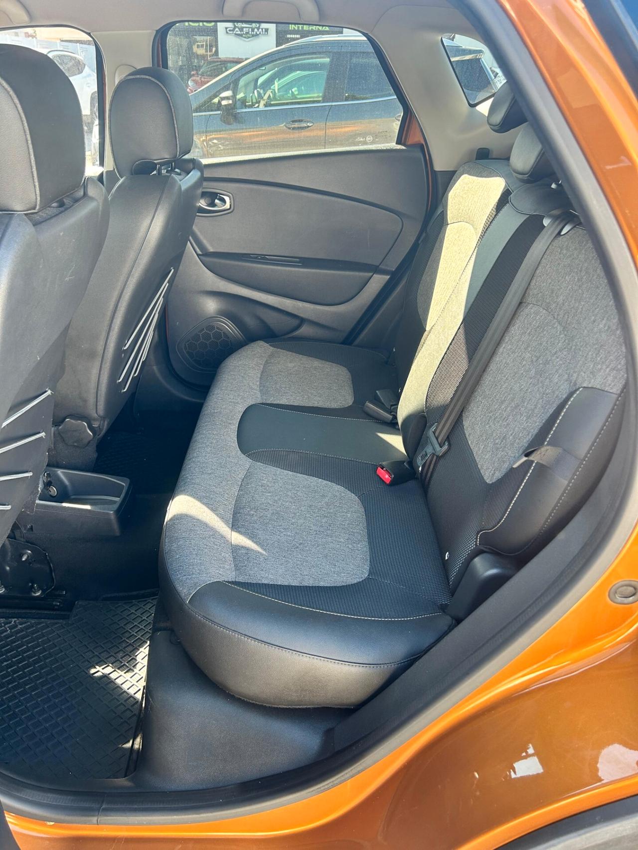 Renault Captur dCi 8V 90 CV EDC Sport Edition