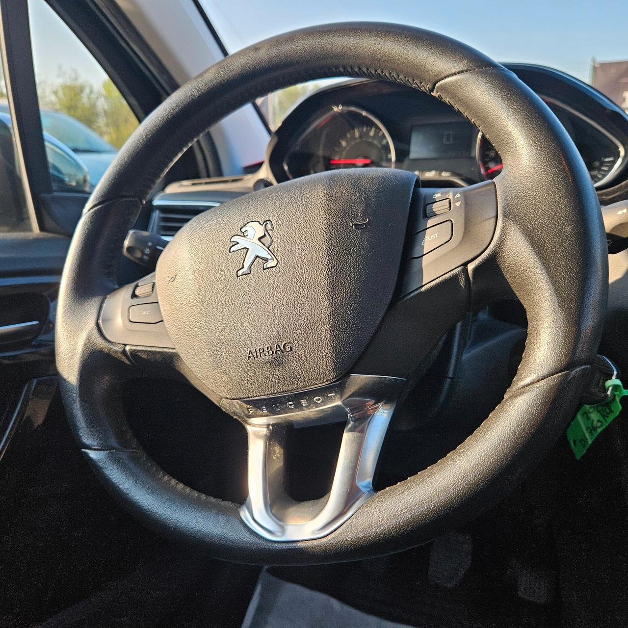 Peugeot 208 UNIPRO NEOPATENTATI PREZZO REALE E FINALE