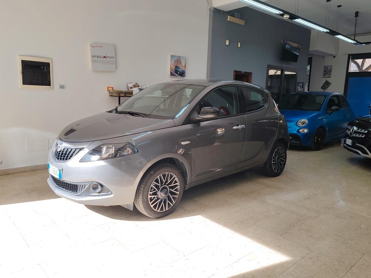 Lancia Ypsilon 1.0 FireFly 5 porte S&S Hybrid Platino