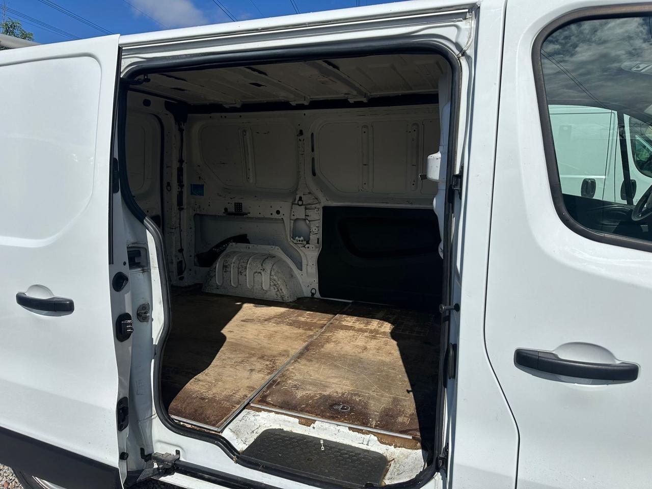 Renault Trafic T28 2.0 dCi 120CV Iva Compresa