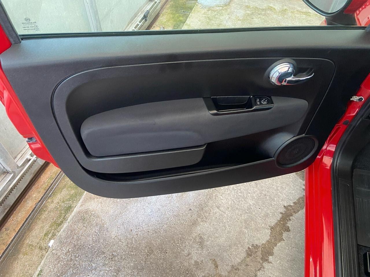 Fiat 500 1.0 Hybrid Red