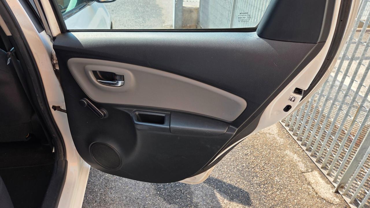 Toyota Yaris 1.0 5 porte Lounge UNICO PROPRIETARIO