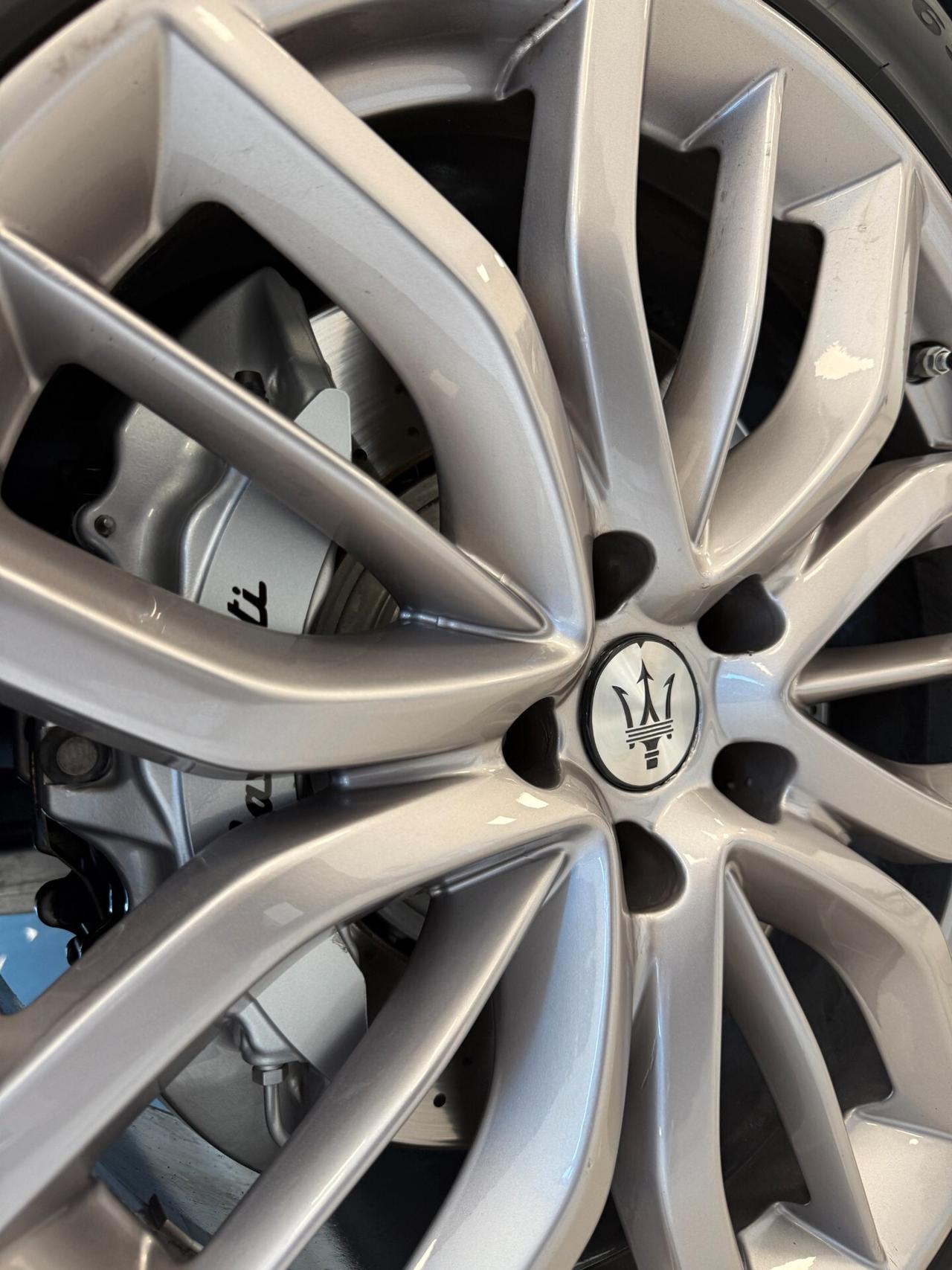 Maserati Levante 3.0 V6 Granlusso 250cv auto TETTO APRIBILE,APPLE CARPLAY,TELECAMERA,NAVIGATORE,PELLE