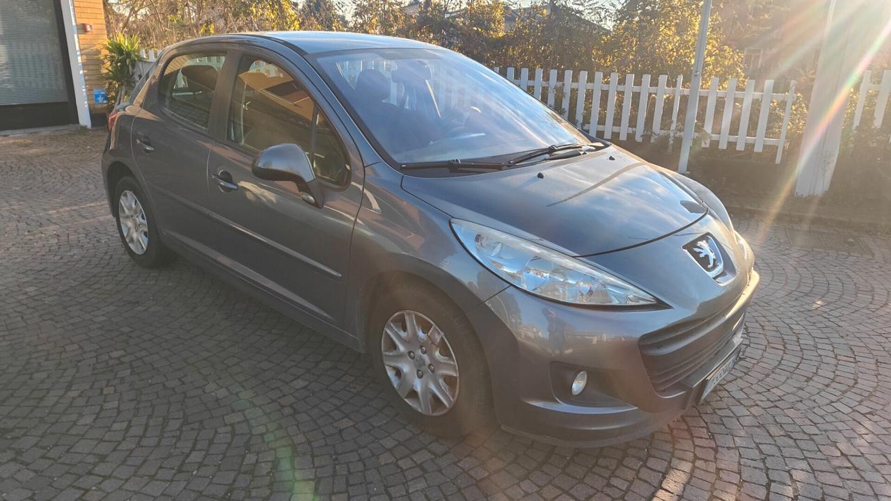 Peugeot 207 1.4 8V 75CV 5p. X Line ECO GPL